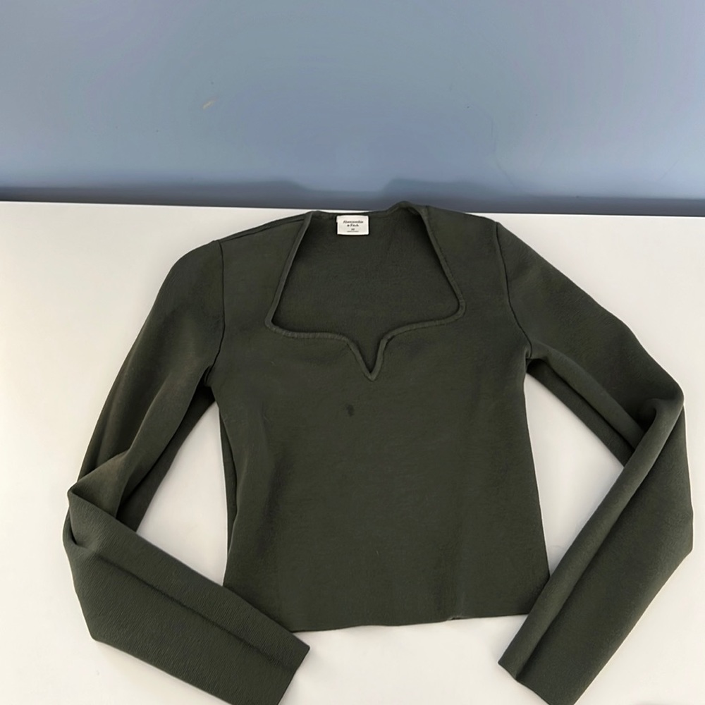 Never worn Abercrombie crop top sweater
